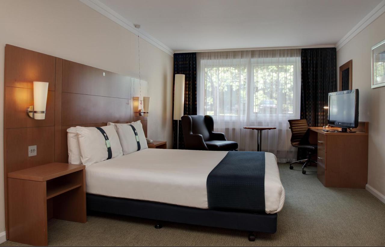 Holiday Inn London Brent Cross, An Ihg Hotel Екстер'єр фото