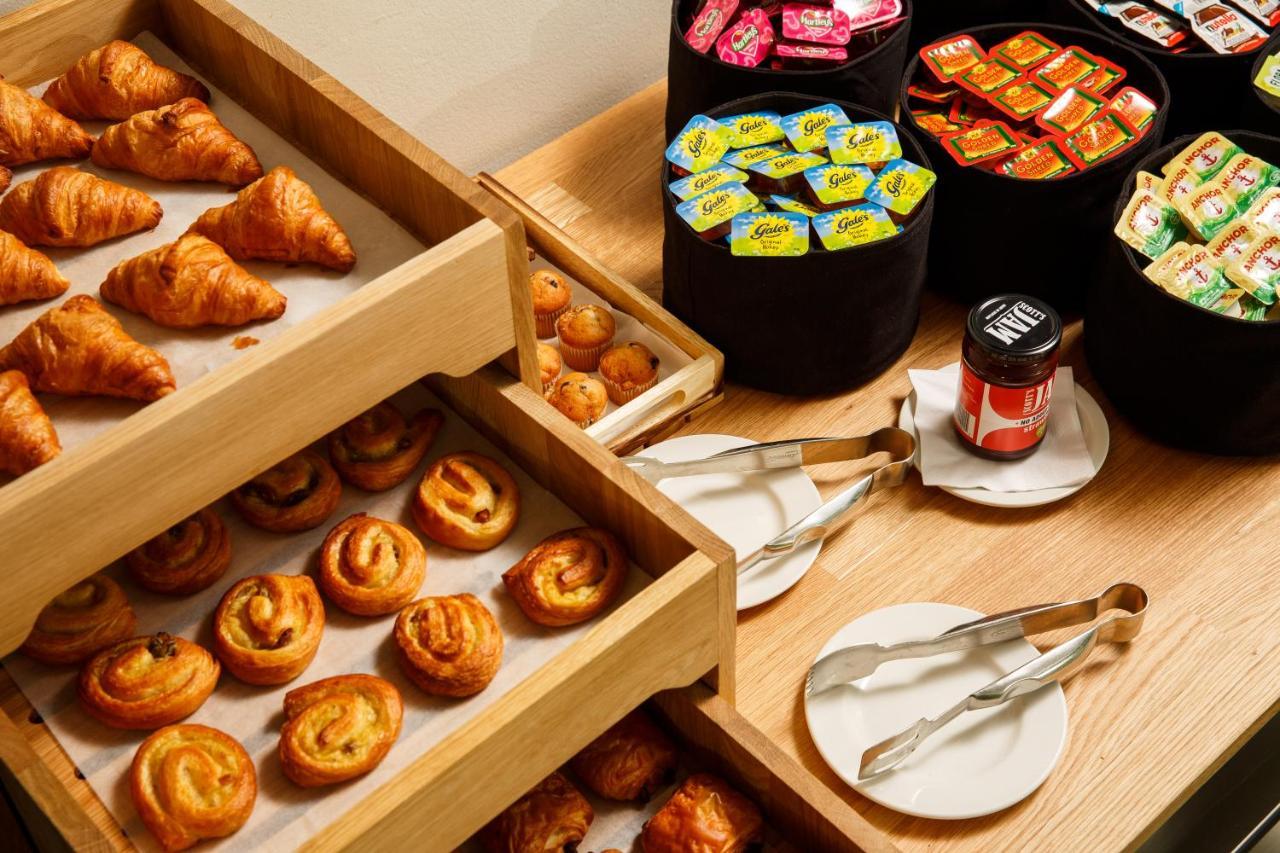 Holiday Inn London Brent Cross, An Ihg Hotel Екстер'єр фото
