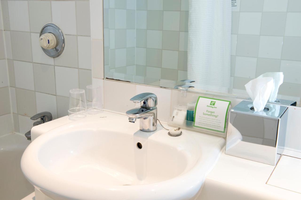 Holiday Inn London Brent Cross, An Ihg Hotel Екстер'єр фото