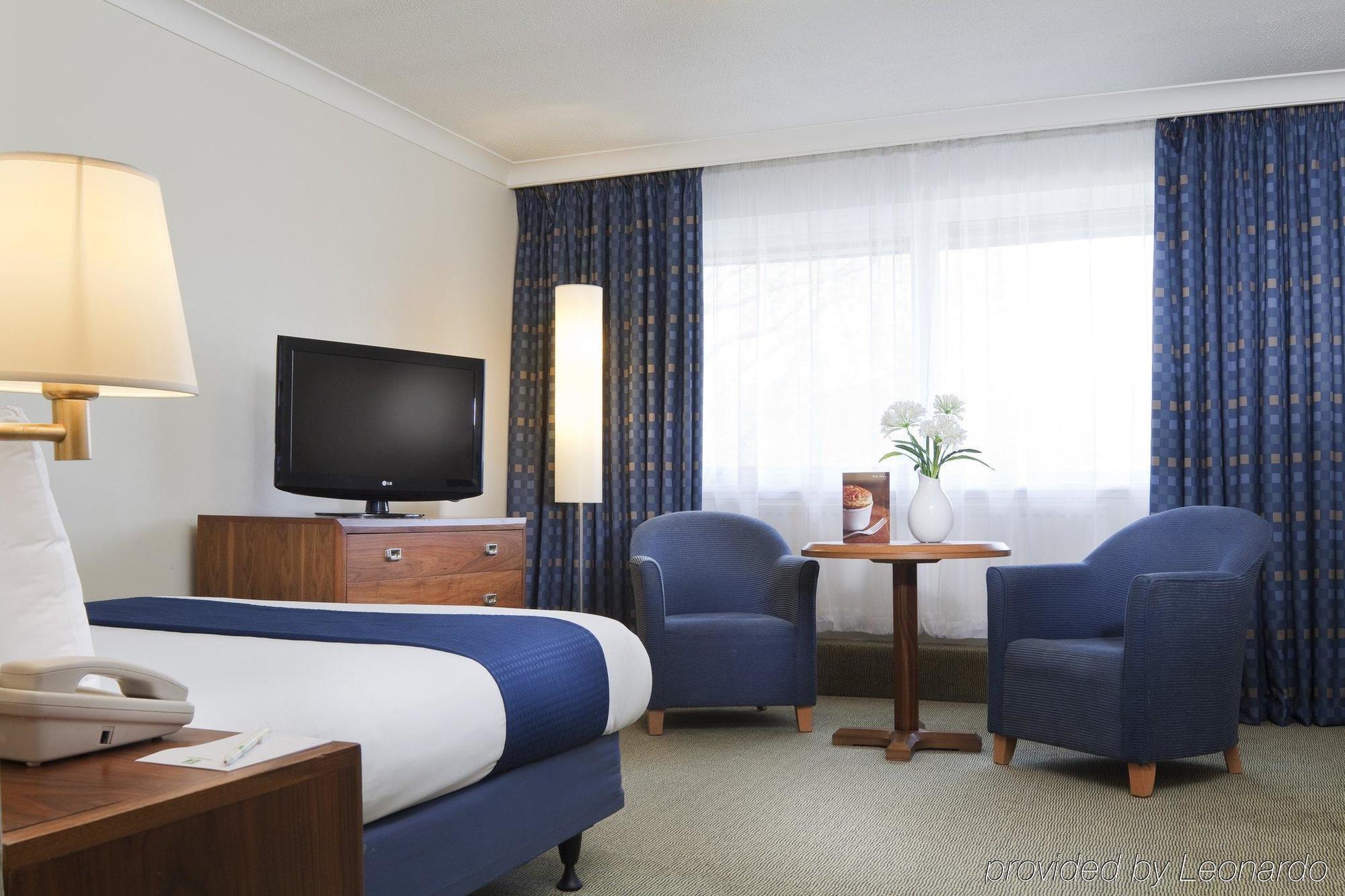 Holiday Inn London Brent Cross, An Ihg Hotel Екстер'єр фото
