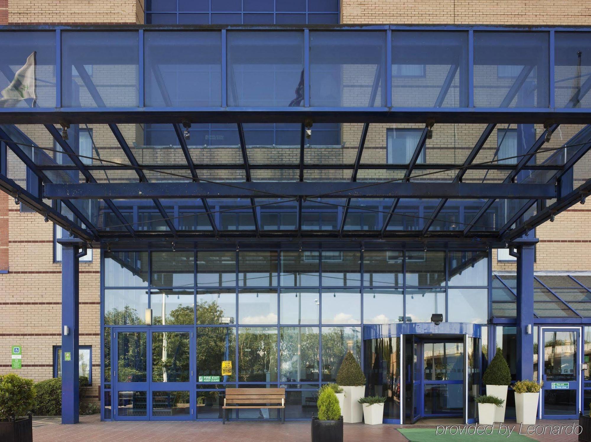 Holiday Inn London Brent Cross, An Ihg Hotel Екстер'єр фото
