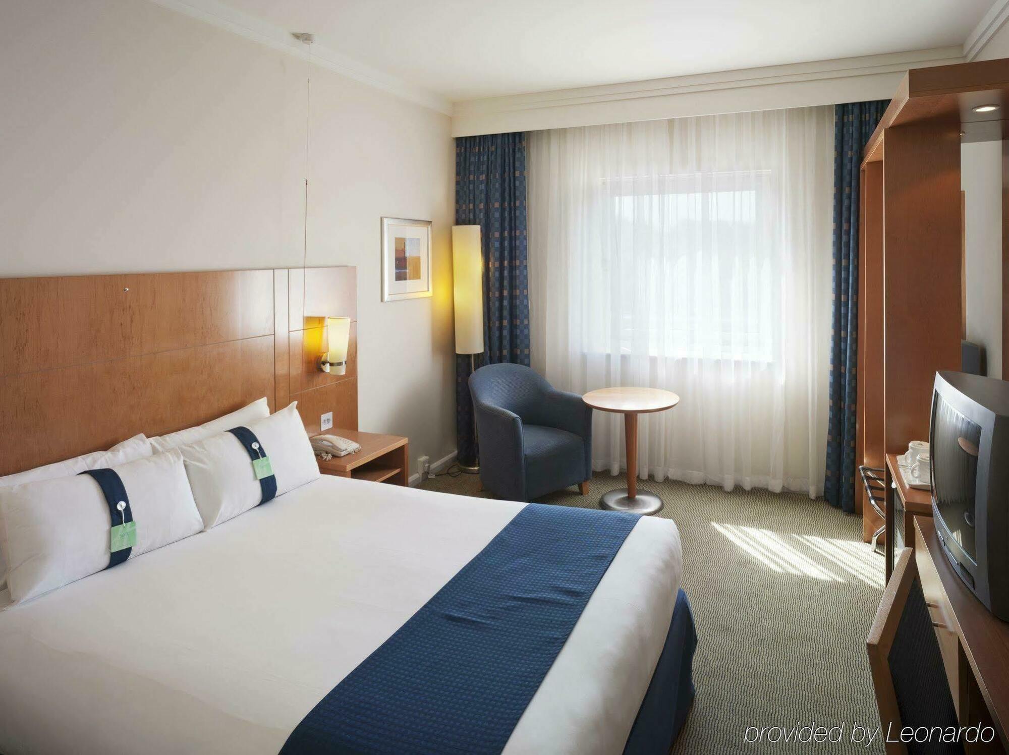 Holiday Inn London Brent Cross, An Ihg Hotel Екстер'єр фото