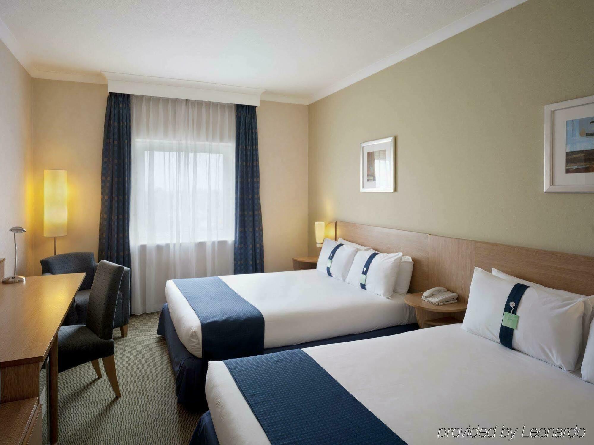 Holiday Inn London Brent Cross, An Ihg Hotel Екстер'єр фото