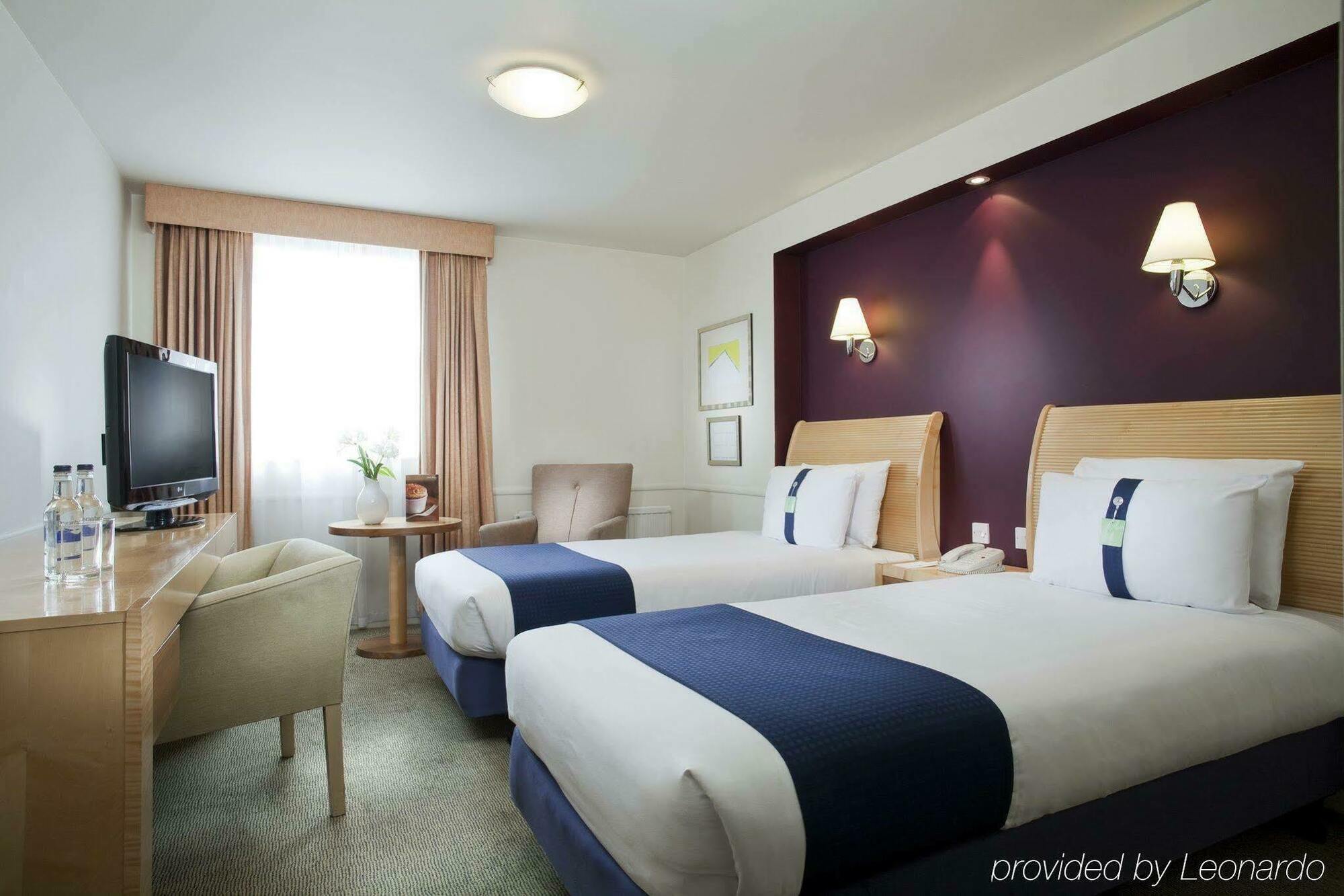 Holiday Inn London Brent Cross, An Ihg Hotel Екстер'єр фото